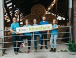 The Klimafarm Project Team of the Stiftung Naturschutz Schleswig-Holstein Arndt Behrend, Dr. Elena Zydek, Inga Baasch, Mathes Holling, Dr. Wiebke Schuster (f.l.t.r.) The Klimafarm Project Team of the Stiftung Naturschutz Schleswig-Holstein Arndt Behrend, Dr. Elena Zydek, Inga Baasch, Mathes Holling, Dr. Wiebke Schuster (f.l.t.r.)